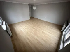 Sancaktepe’de Ara Kat Masrafsız 3+1 Satılık Daire | Cam Balkonlu Geniş Aile Dairesi
