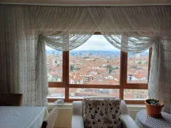 Özgürlük Caddesi’nde 2+1 Satılık Daire | Giriş Kat Konumunda Merkezi Yaşam