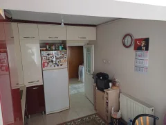 Özgürlük Caddesi’nde 2+1 Satılık Daire | Giriş Kat Konumunda Merkezi Yaşam
