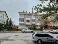Özgürlük Caddesi’nde 2+1 Satılık Daire | Giriş Kat Konumunda Merkezi Yaşam