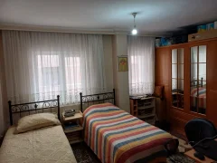 Özgürlük Caddesi’nde 2+1 Satılık Daire | Giriş Kat Konumunda Merkezi Yaşam