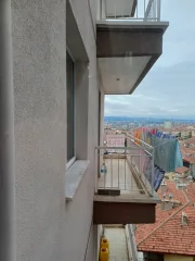 Özgürlük Caddesi’nde 2+1 Satılık Daire | Giriş Kat Konumunda Merkezi Yaşam