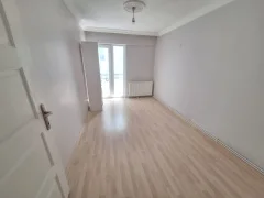 Barışyolu Caddesi Yakını 3+1 Satılık Daire | Katta Full Yapılı Fırsat