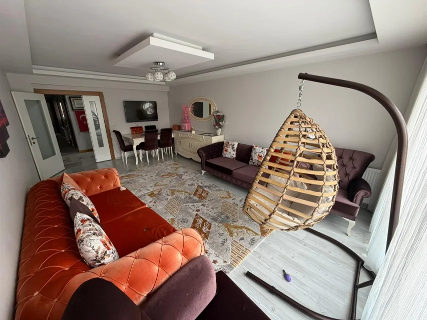 Esertepe’de 4+1 Satılık Daire | 1. Kat Geniş Kullanım Alanlı Fırsat