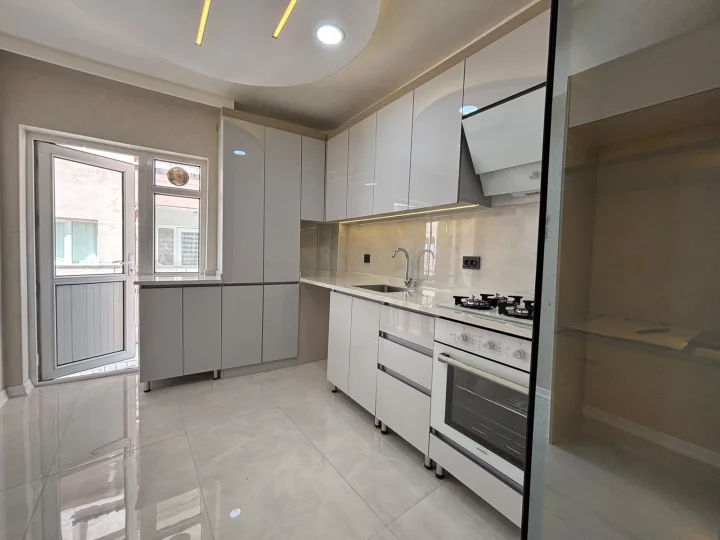 Özgürlük Caddesi’nde 3+1 Satılık Daire | Ara Kat Masrafsız Fırsat