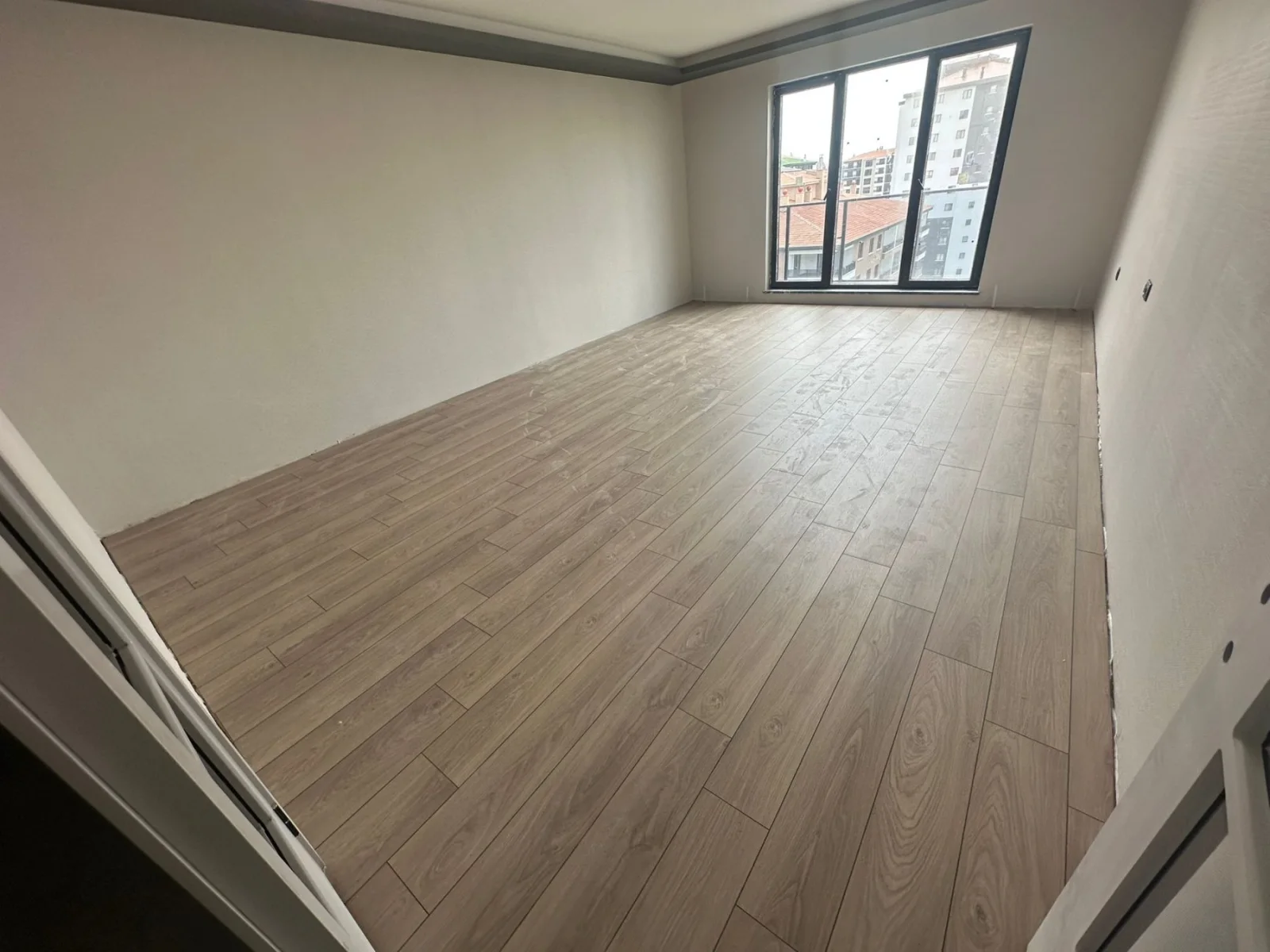 Ovacık’ta Site İçi 4+1 Satılık Daire | Yüksek Katta Full Yapılı Lüks Yaşam