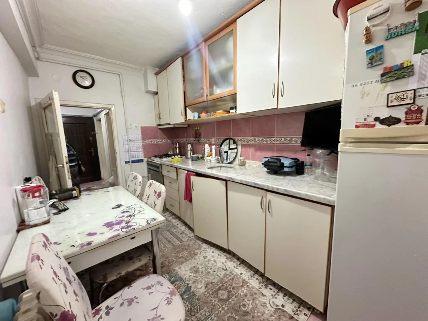 Ayvalı Caddesi Üzeri 3+1 Satılık Daire | Bahçe Katı Uygun Fiyatlı Fırsat